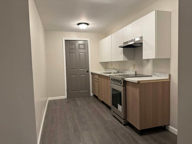 Building Photo - 355 S Main St