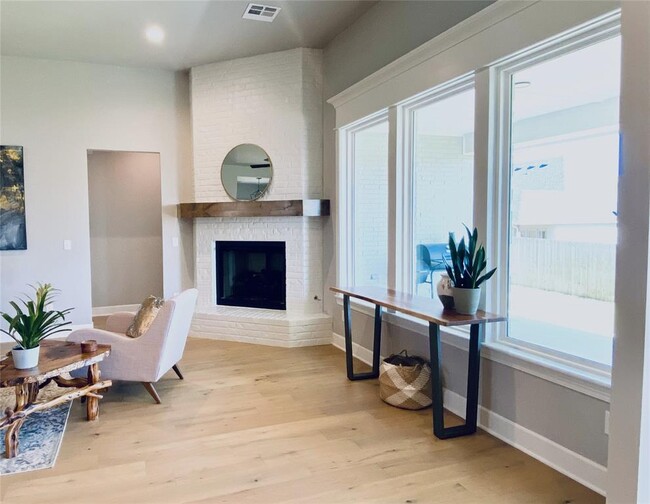 Building Photo - 8732 Beechgrove Dr