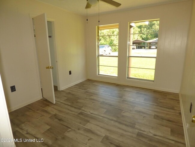 Building Photo - 360 Wilson Dr