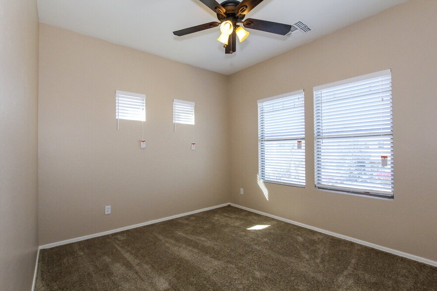 Building Photo - 17559 W Bridger St