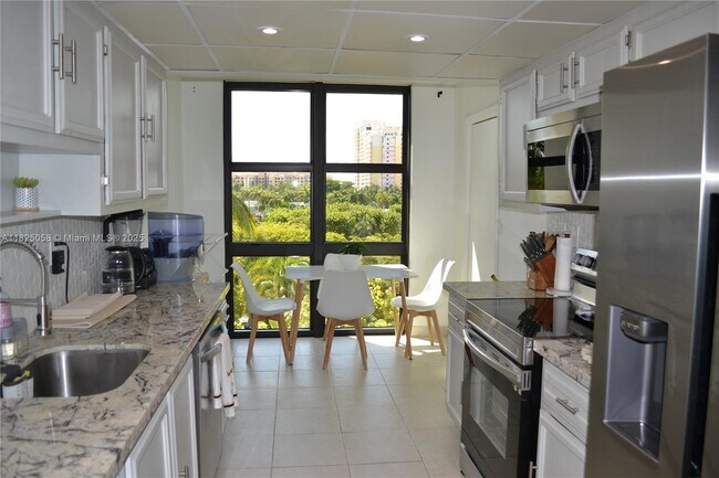 Building Photo - 1111 Crandon Blvd