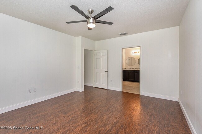 Building Photo - 2675 Falcon Ln