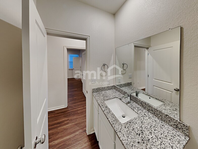Building Photo - 188 Pebble Creek Run