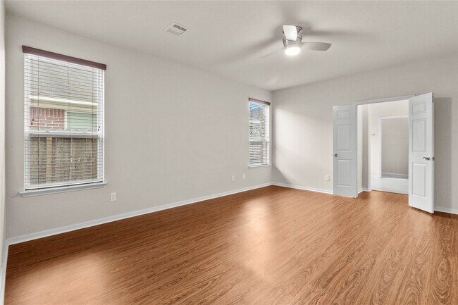 Building Photo - 3202 Dogwood Knoll Trail