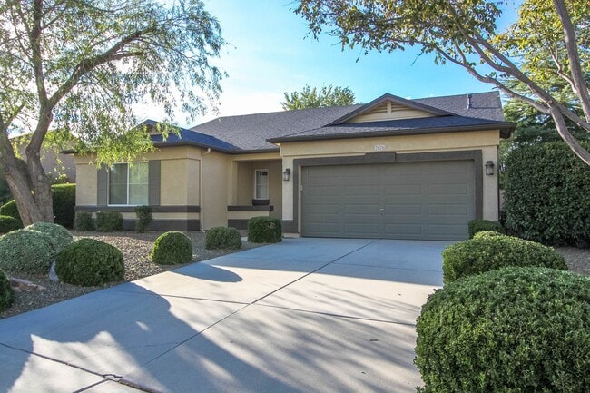 Building Photo - 3 Bedroom Home in Pronghorn Ranch