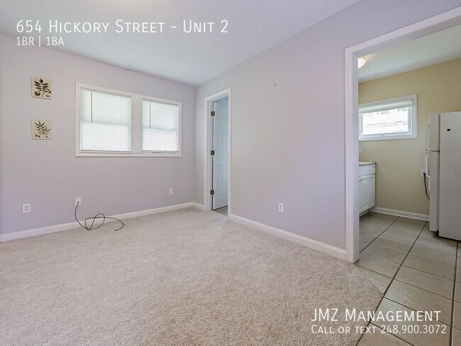Building Photo - 654 Hickory St