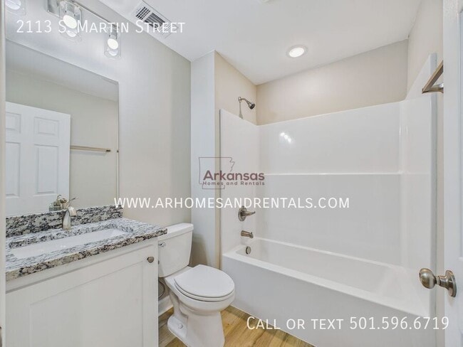 Building Photo - 2113 S Martin St