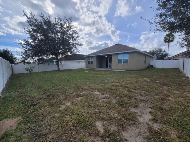 Building Photo - 140 Highland Meadows St