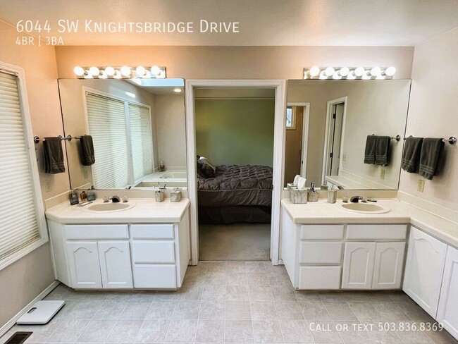 Building Photo - 6044 SW Knightsbridge Dr