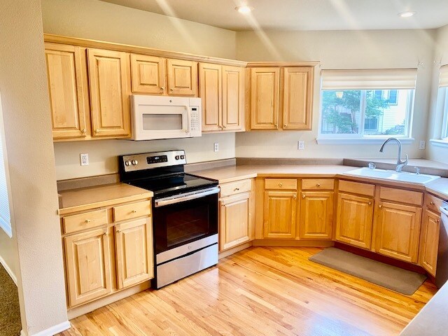 Building Photo - 1124 Meadow Oaks Dr