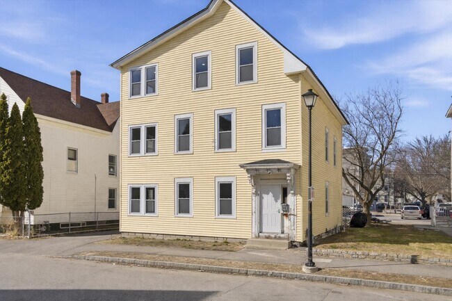 Building Photo - 254 Auburn St