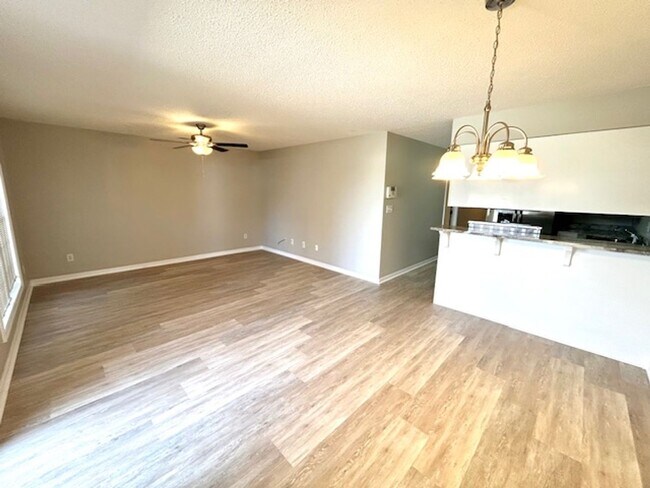 Building Photo - 118 Railroad Ridge Rd