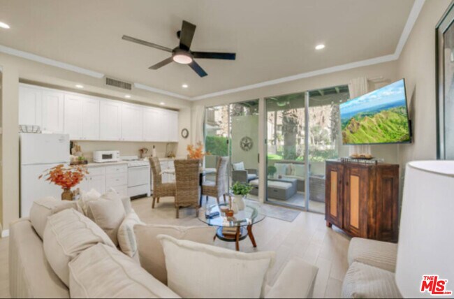 Building Photo - 78155 Cabrillo Ln