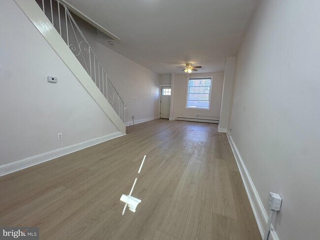 Building Photo - 3265 Edgemont St