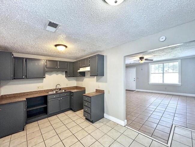Building Photo - 3582 Kensett Dr