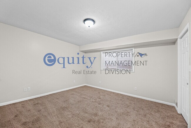 Building Photo - 7102 Brookhill Dr E