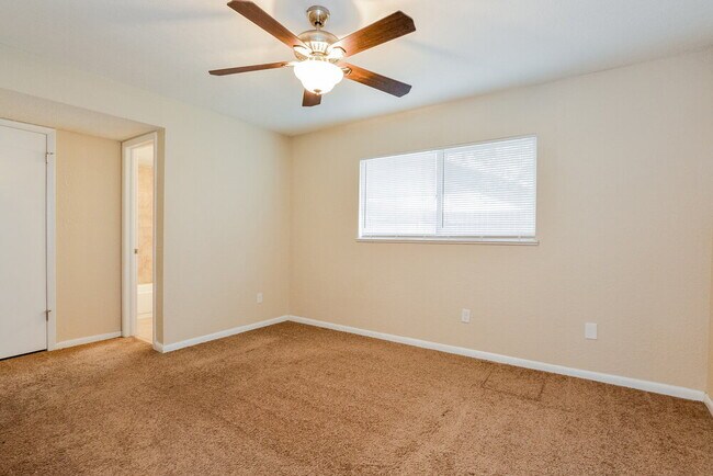 Building Photo - 608 Pheasant Ave