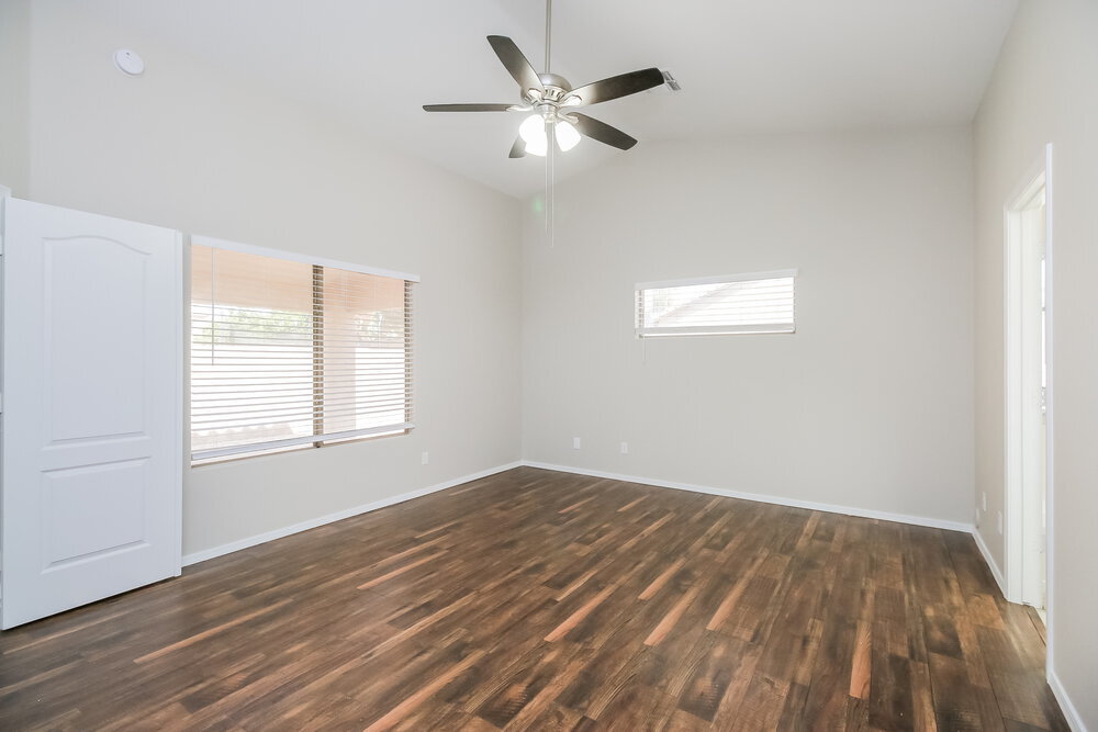 Building Photo - 10912 E Dragoon Ave