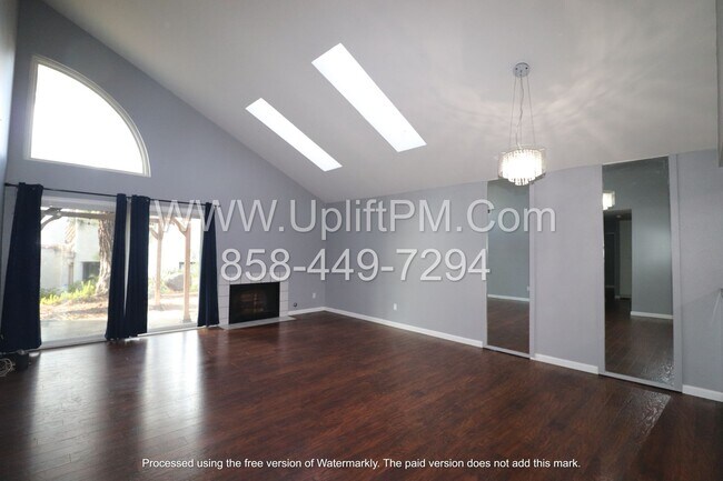 Building Photo - Large 3 Bedroom, 2 Bathroom Condo in Escondido