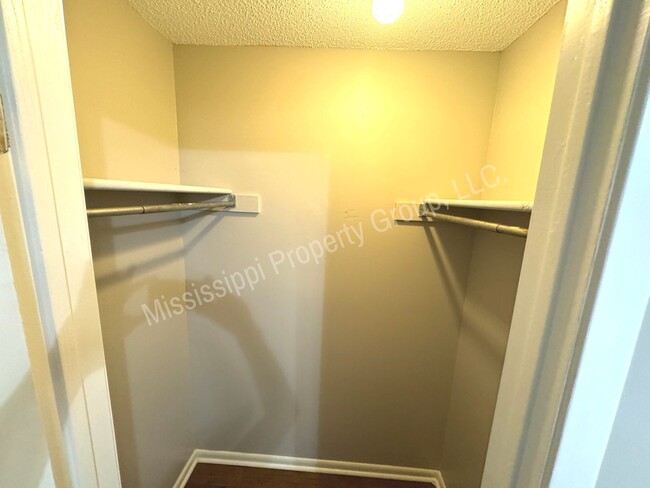 Building Photo - 3BR/2BA Home