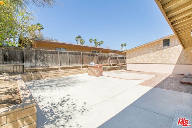 Building Photo - 27584 Onyx Ln