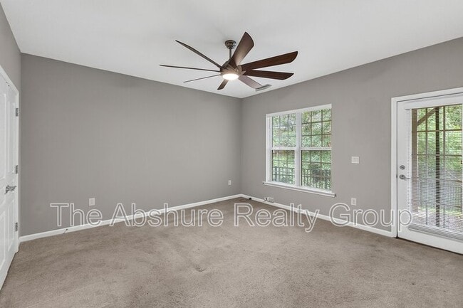 Building Photo - 8611 Macedonia Lake Dr