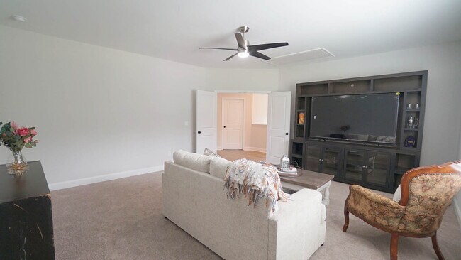 Building Photo - 329 Sparrow Rdg Dr