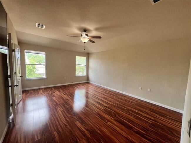 Building Photo - 10924 Reliance Creek Dr
