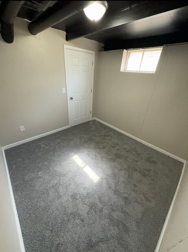 Building Photo - Stunning 2-Bed, 2-Bath Home with Oversized...