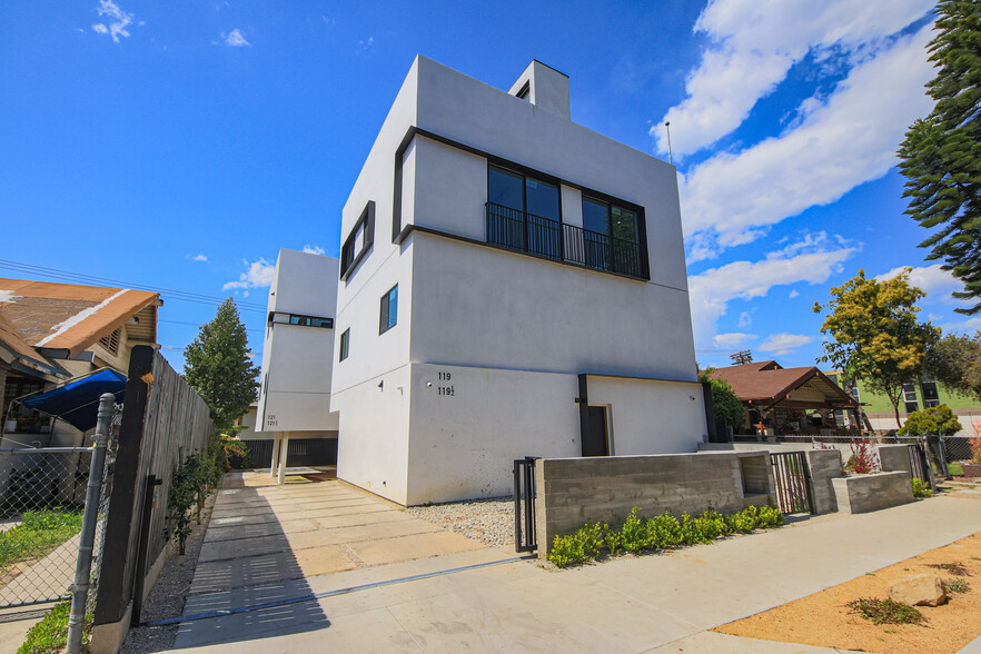 Building Photo - 121 S Coronado St