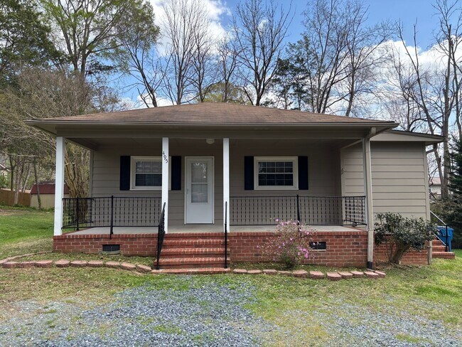Building Photo - 3 BED, 2 BATH HOME LOCATED IN RAMSEUR