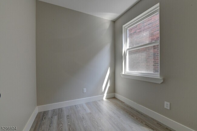 Building Photo - 477 S 20th St