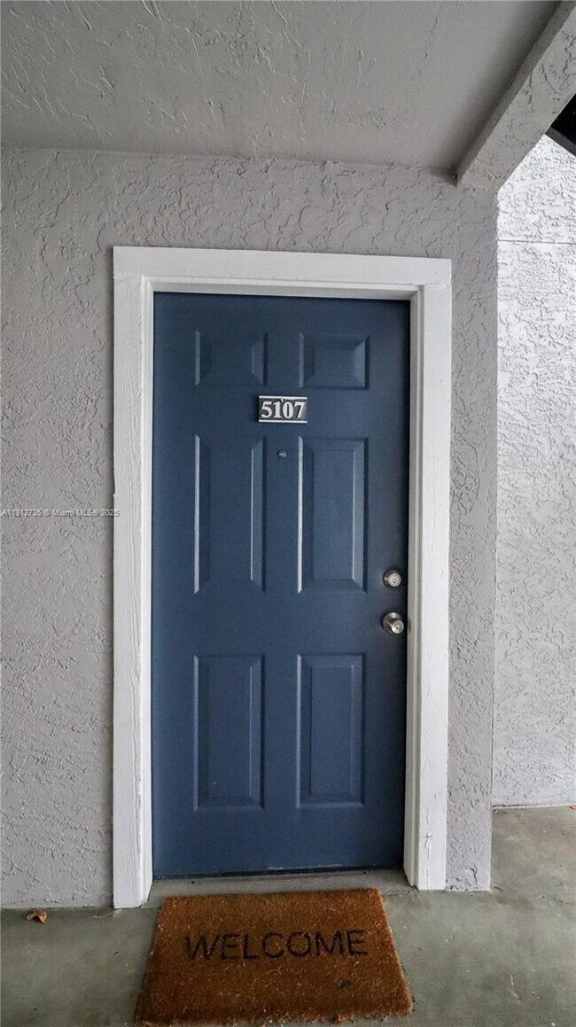 Building Photo - 10371 SW 150th Pl