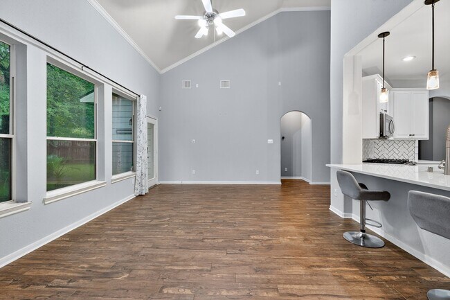 Building Photo - 26 Ebony Oaks Pl