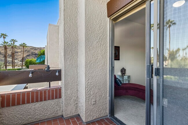 Building Photo - 2601 S Broadmoor Dr