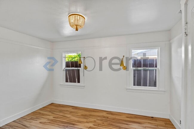 Building Photo - 3226 Star Ave