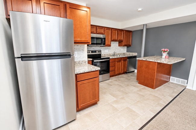 Interior Photo - STEUBEN STREET APARTMENTS -- 003