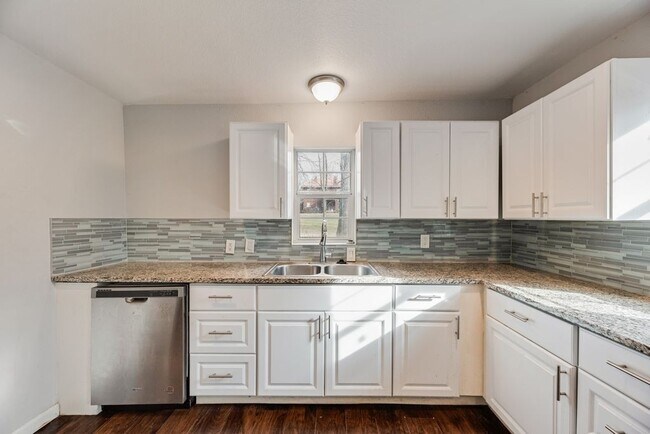 Building Photo - 500 E Main St