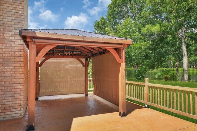 Building Photo - 25525 Oakhurst Forest Dr