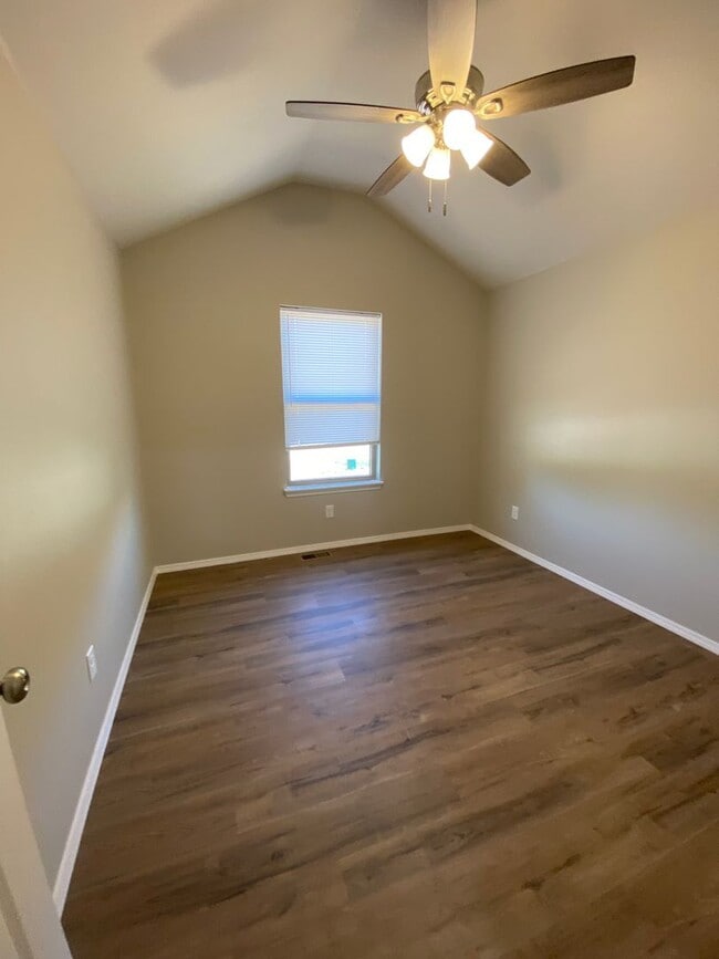 Building Photo - Brand New Home!!