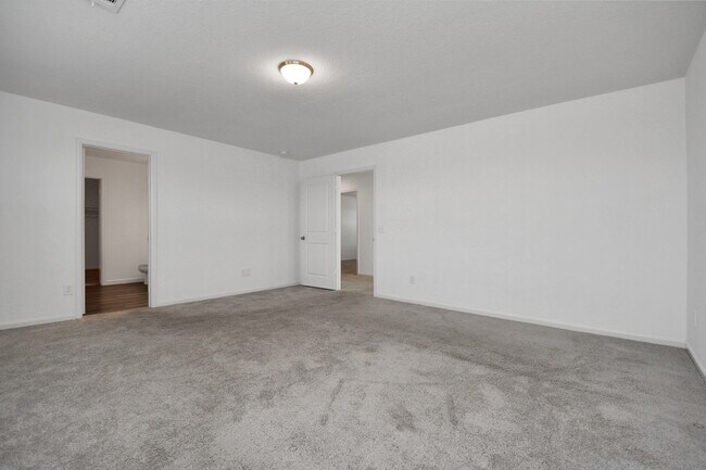 Building Photo - 4910 Highland Spgs Dr