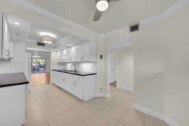 Building Photo - 1802 Eleuthera Point