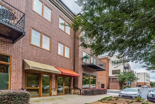 Building Photo - 1442 Dresden Dr