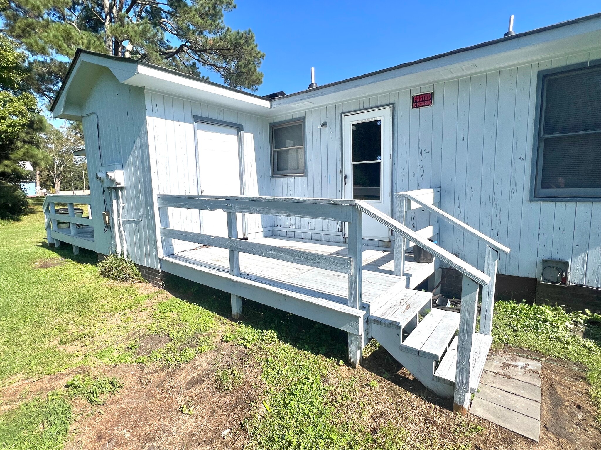Back Deck & Storage - 101 Hatton St