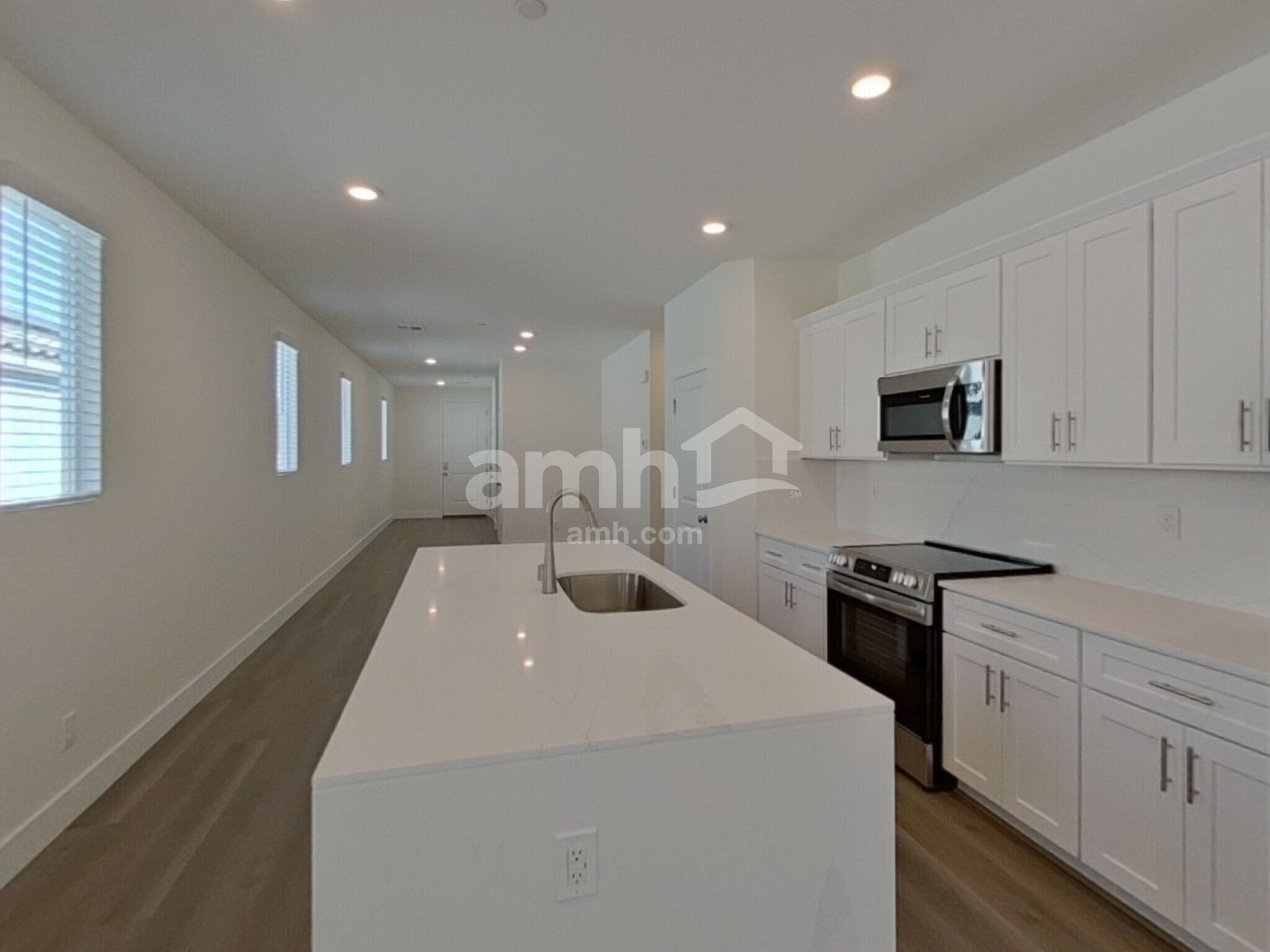 Building Photo - 901 English Primrose St