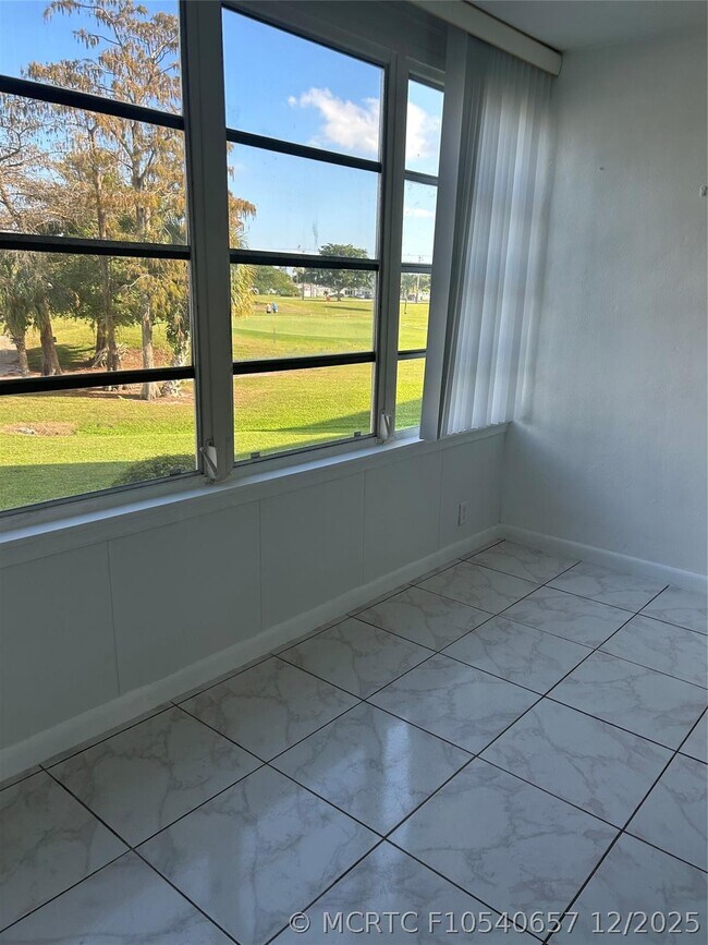Building Photo - 7807 Golf Cir Dr