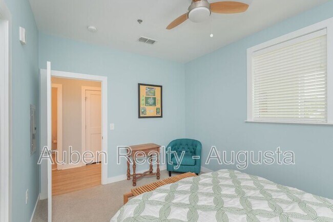 Building Photo - 111 Railroad Ave