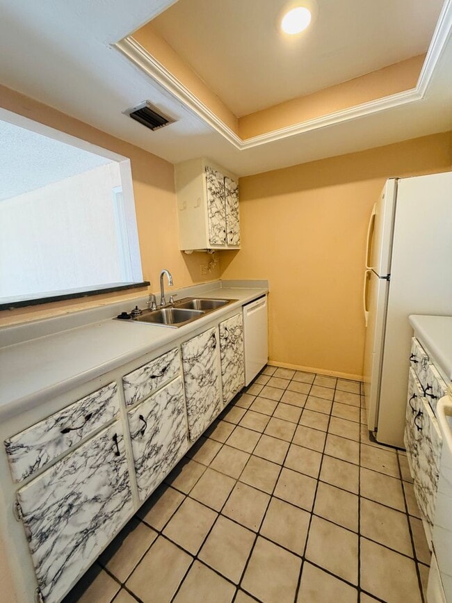 Building Photo - ? $500 OFF FIRST MONTH’S RENT! ?Cozy 2Bed 2Bath Apartment
