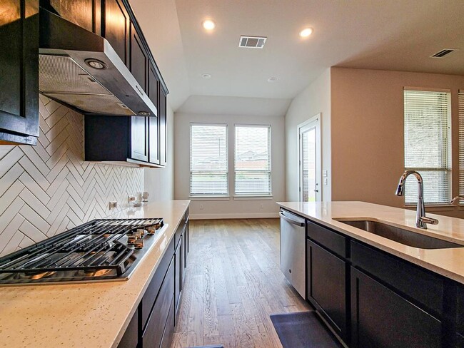Building Photo - 5645 Bellissima Way