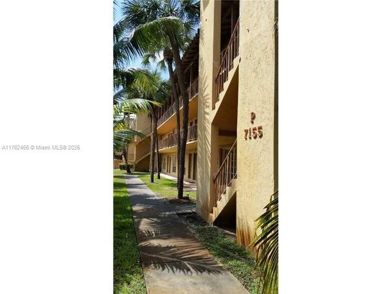 Building Photo - 7155 Miami Lakes Dr